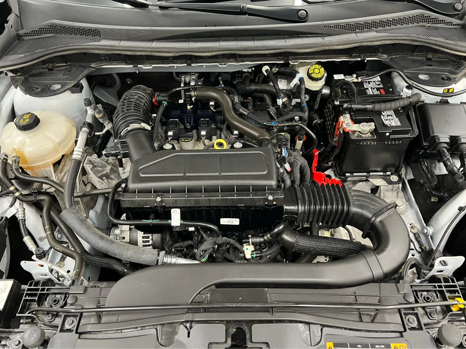 Used 2023 Oxford White Ford Active image 15