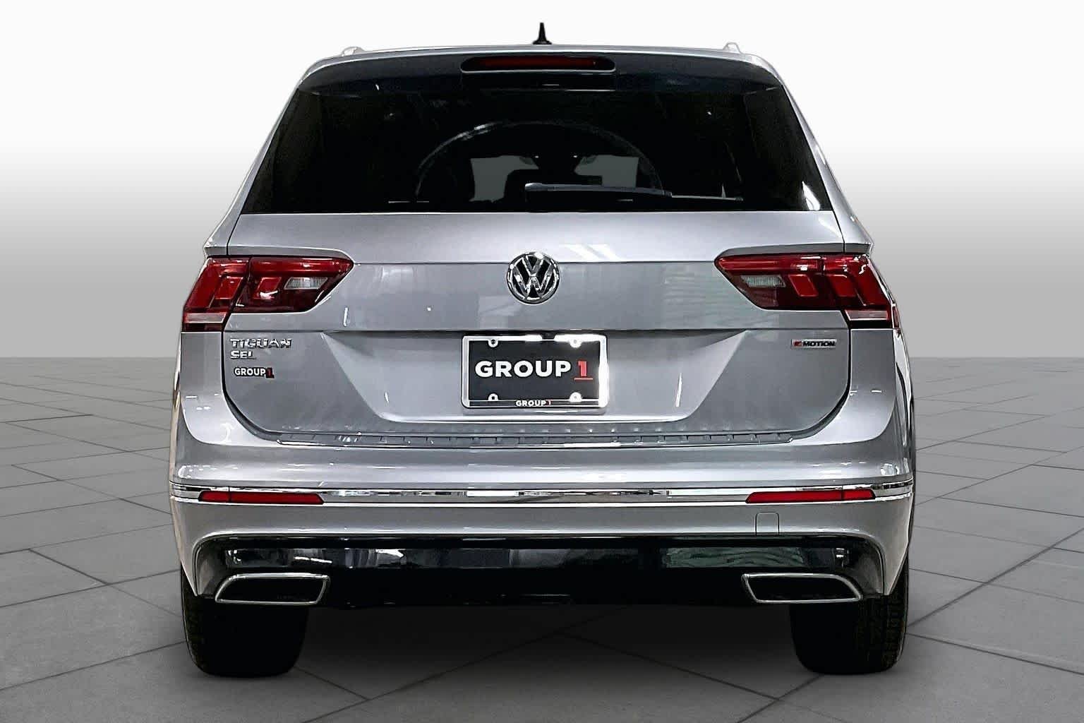 Used 2020 Pyrite Silver Metallic Volkswagen SEL Premium R-Line image 5