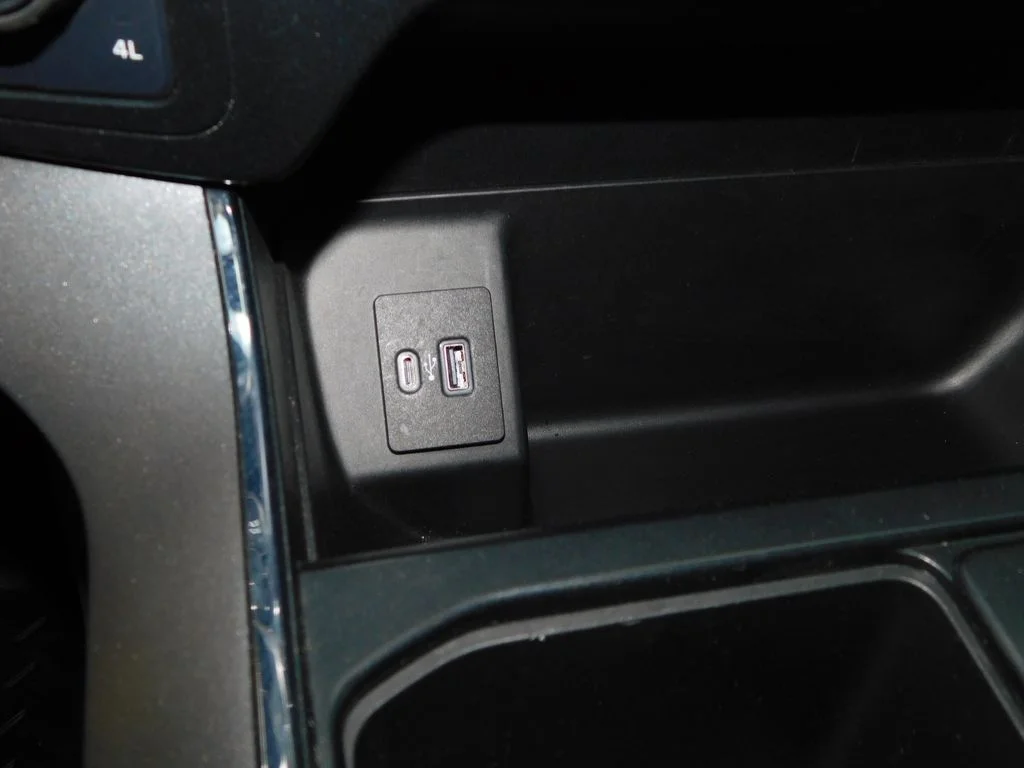 Used 2023 Oxford White Ford XLT image 39
