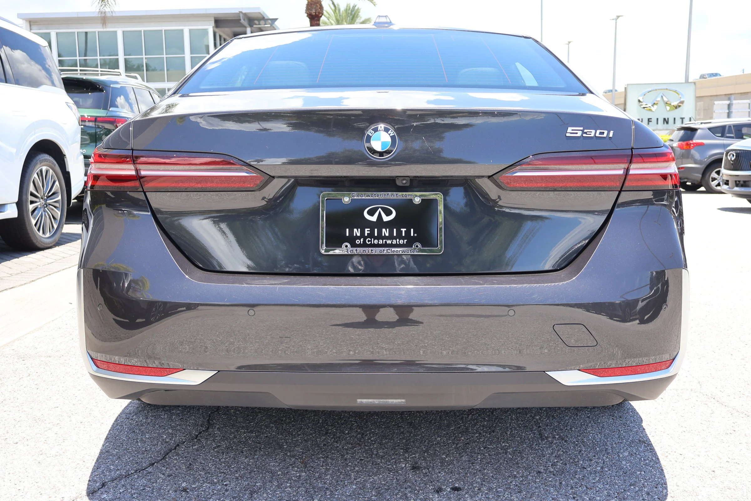 Used 2025 Dark Graphite Metallic BMW 530i image 8
