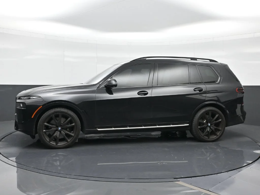 Used 2023 Black BMW xDrive40i image 3