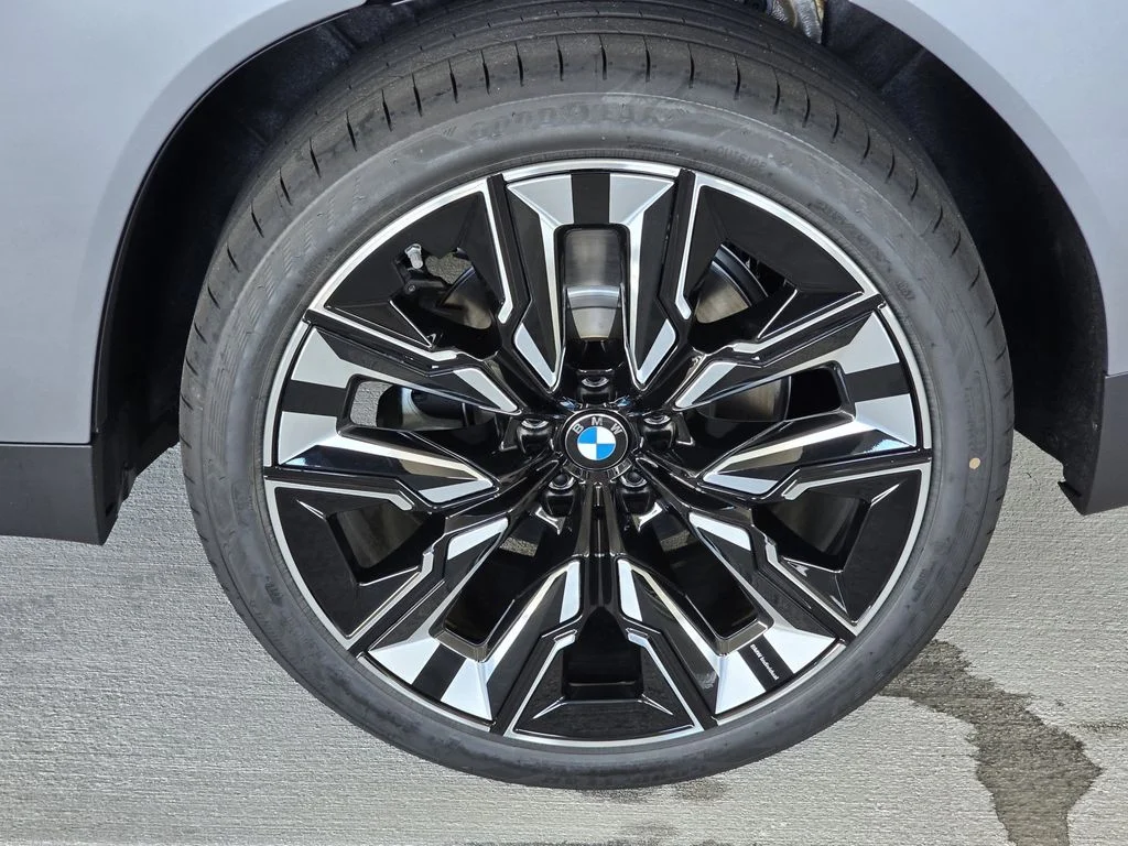 Used 2026 Gray BMW 30 xDrive image 5