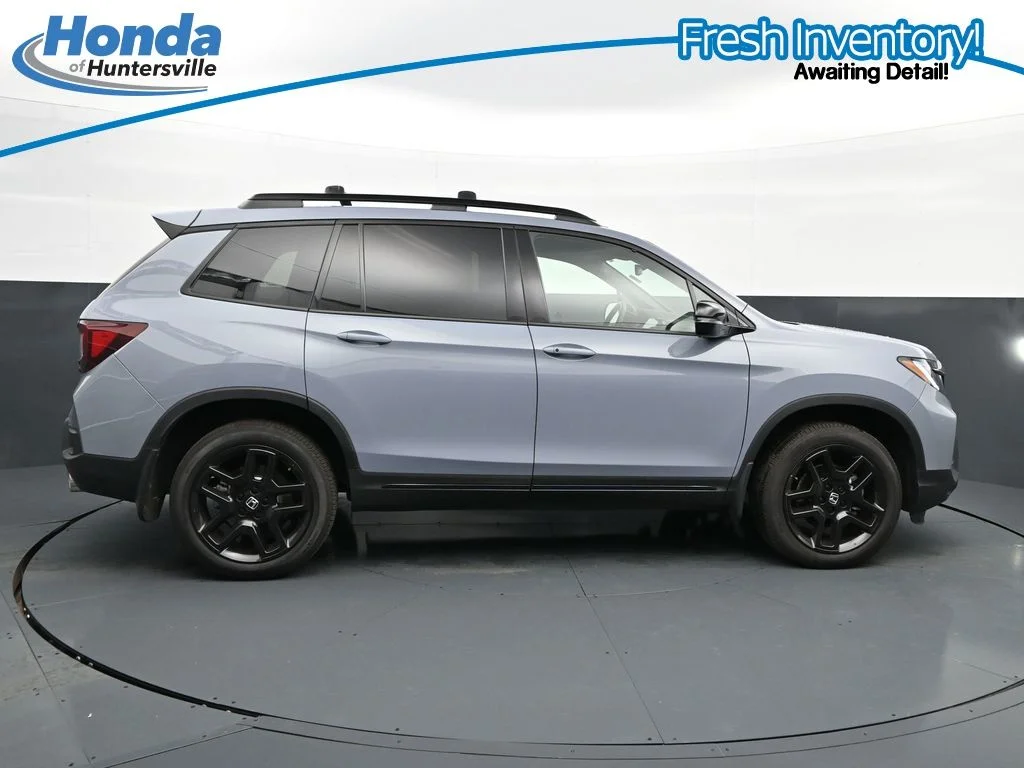 Used 2025 Sonic Gray Pearl Honda AWD BLACK EDITION image 11