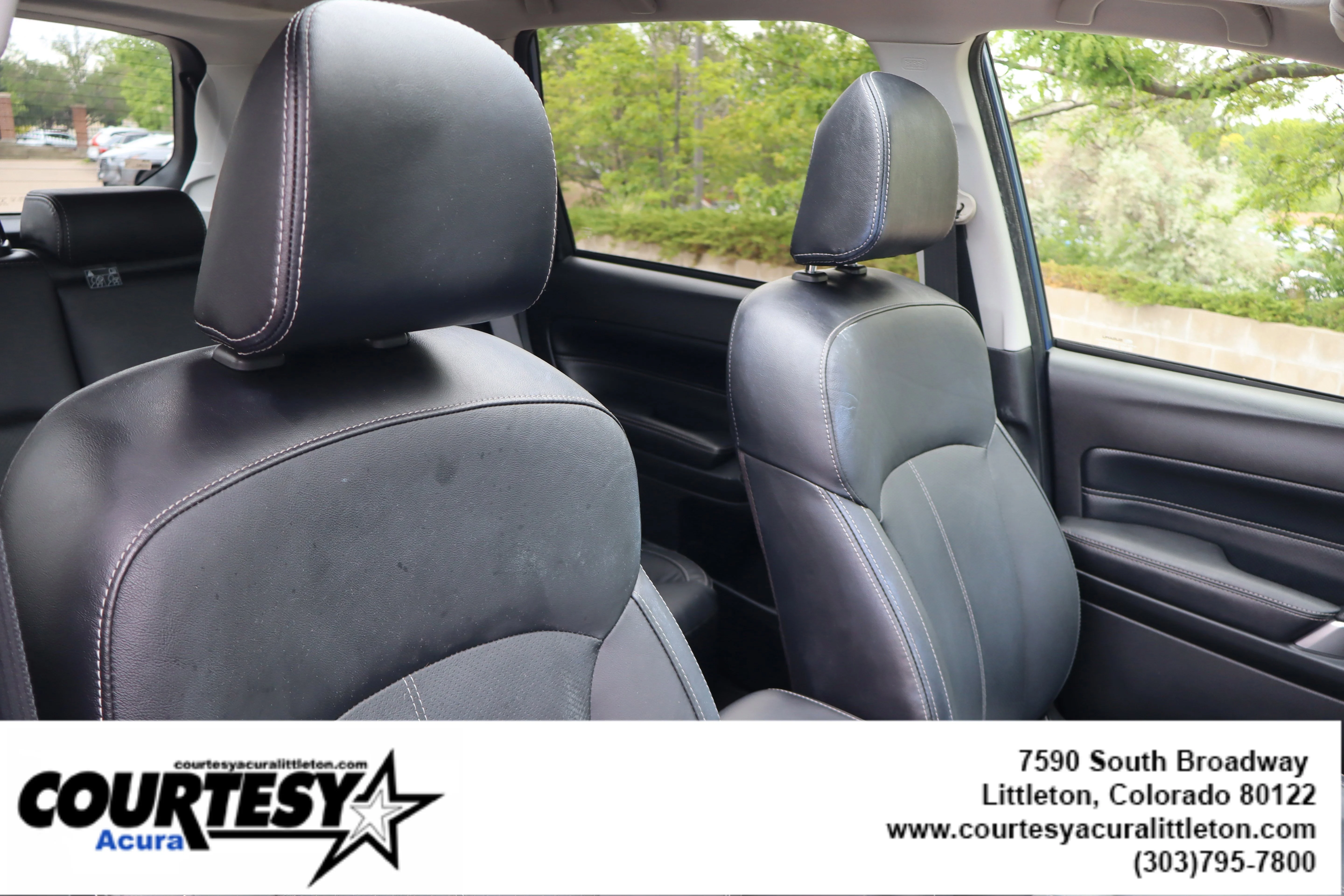 Used 2018 Quartz Blue Pearl Subaru Touring image 33