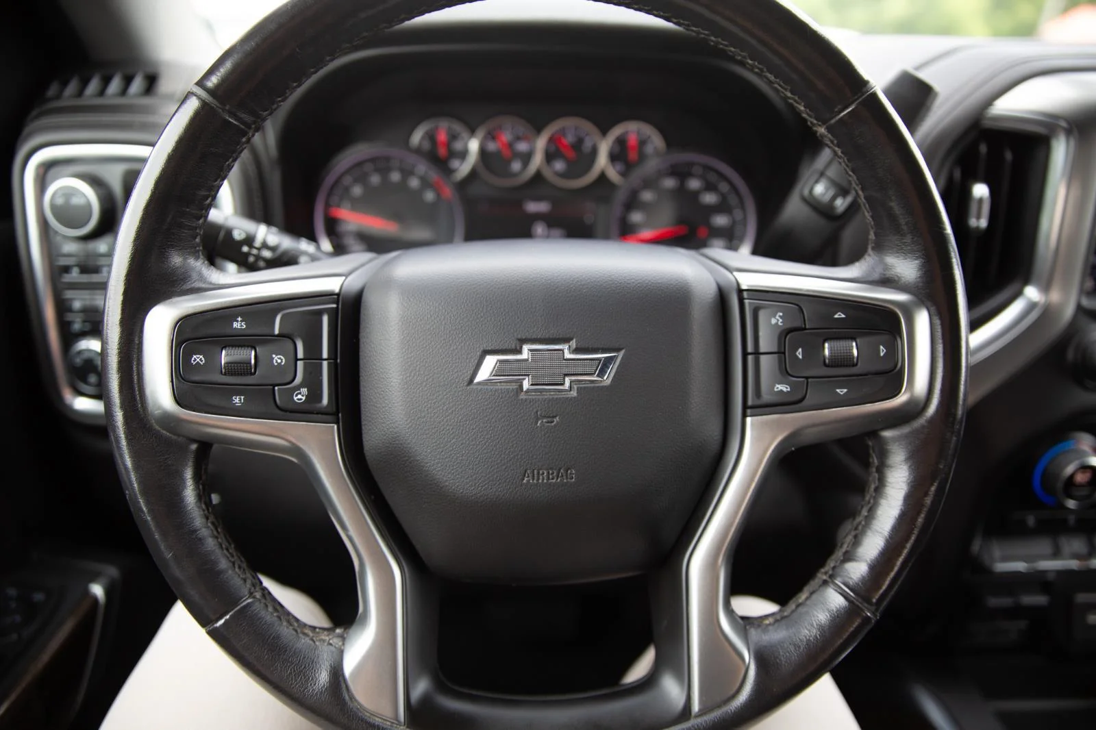Used 2021 BLACK Chevrolet RST image 11