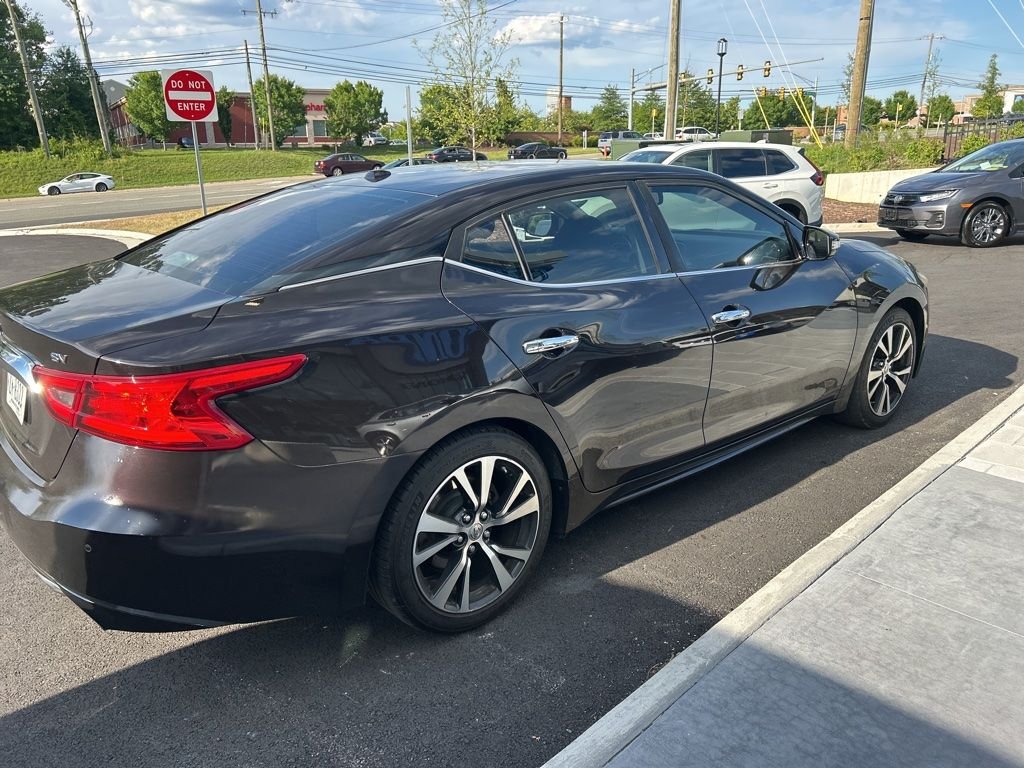 Used 2017 Bordeaux Black Nissan 3.5 SV image 4