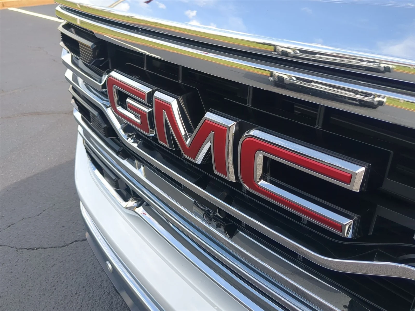 New 2026 Glacier White Tricoat GMC SLT image 55