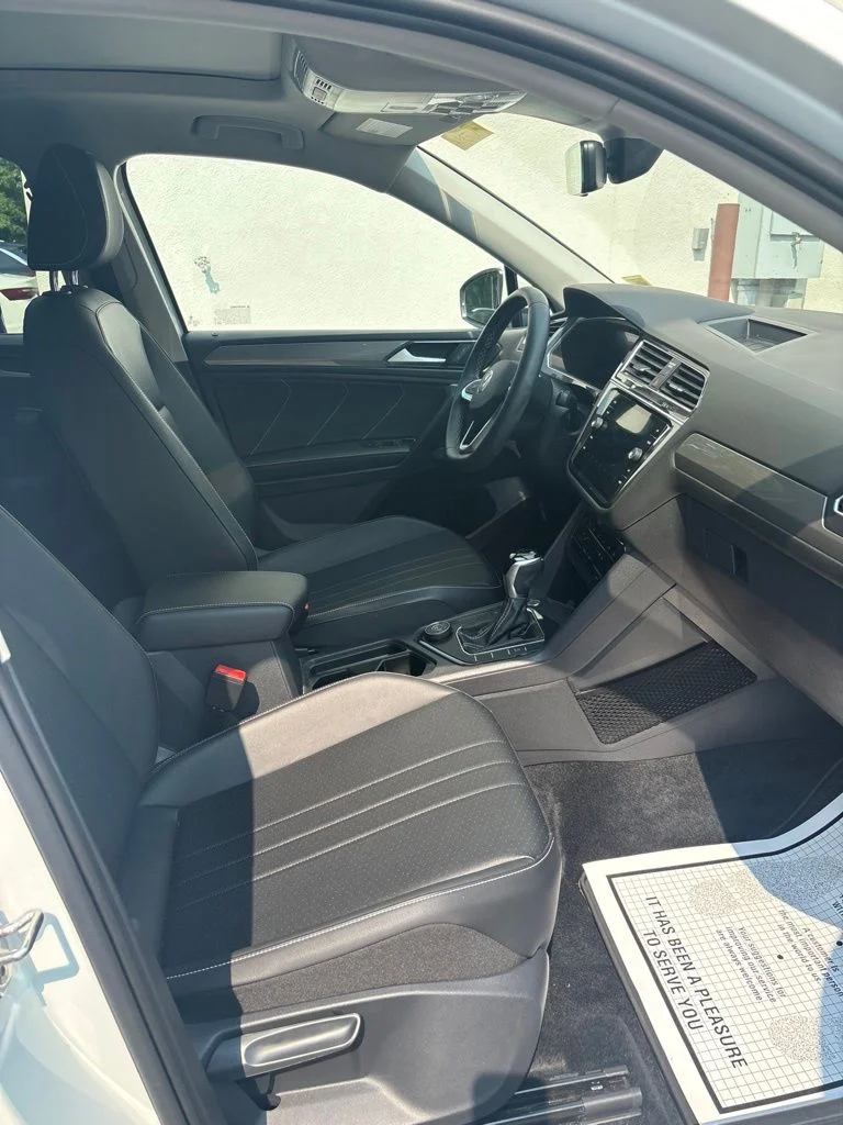 Used 2022  Volkswagen 2.0T SE image 18
