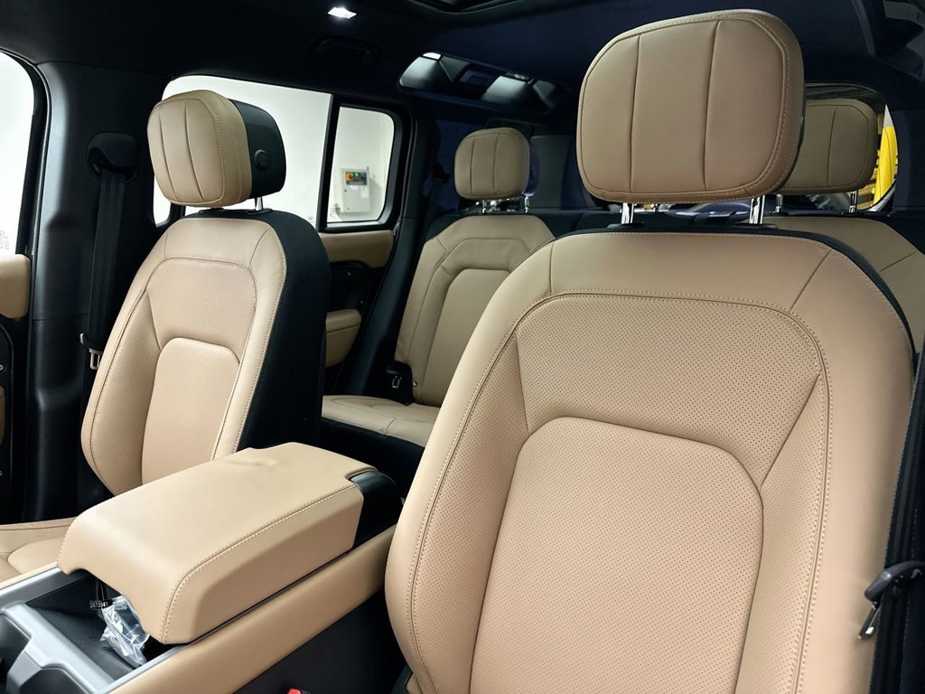 New 2026 Carpathian Grey Prem Met Land Rover V8 image 10