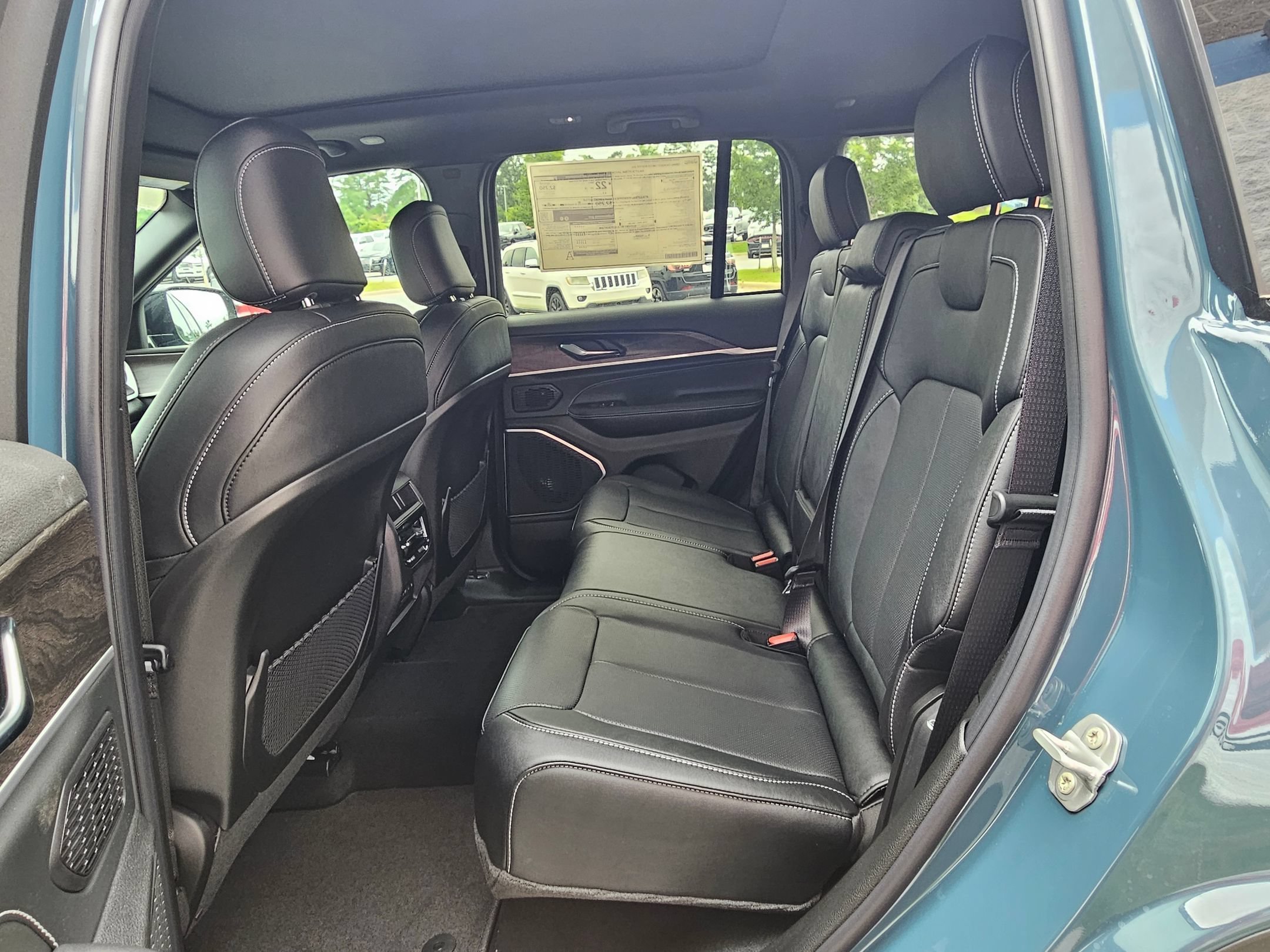 New 2026 Steel Blue Exterior Paint Jeep Limited Reserve image 23
