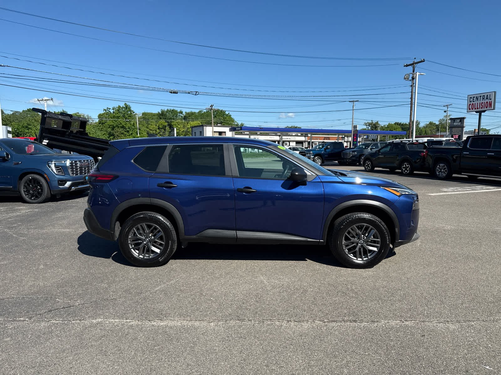 Used 2023 Blue Nissan S image 6