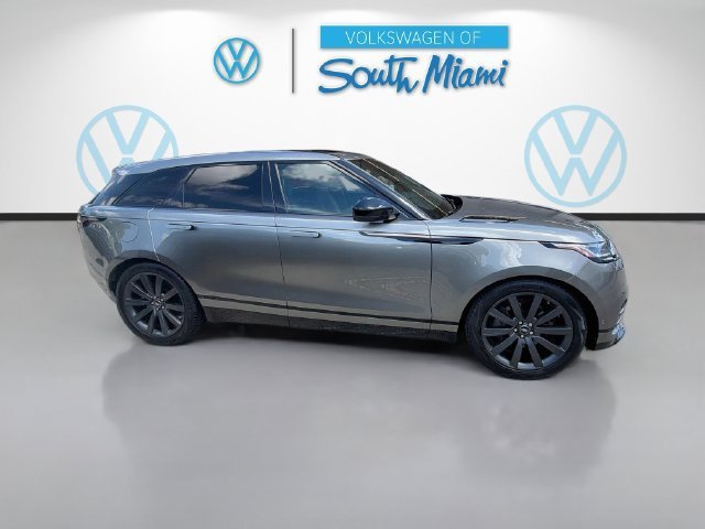 Used 2019 Silicon Silver Premium Metallic Land Rover R-Dynamic HSE image 8