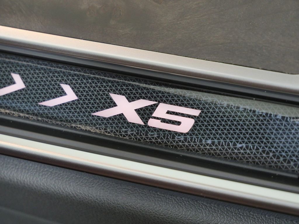 New 2026 Tanzanite Blue II Metallic BMW xDrive40i image 24
