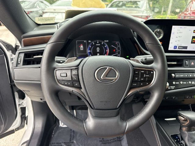 2024 Lexus ES 350 - Photo 14