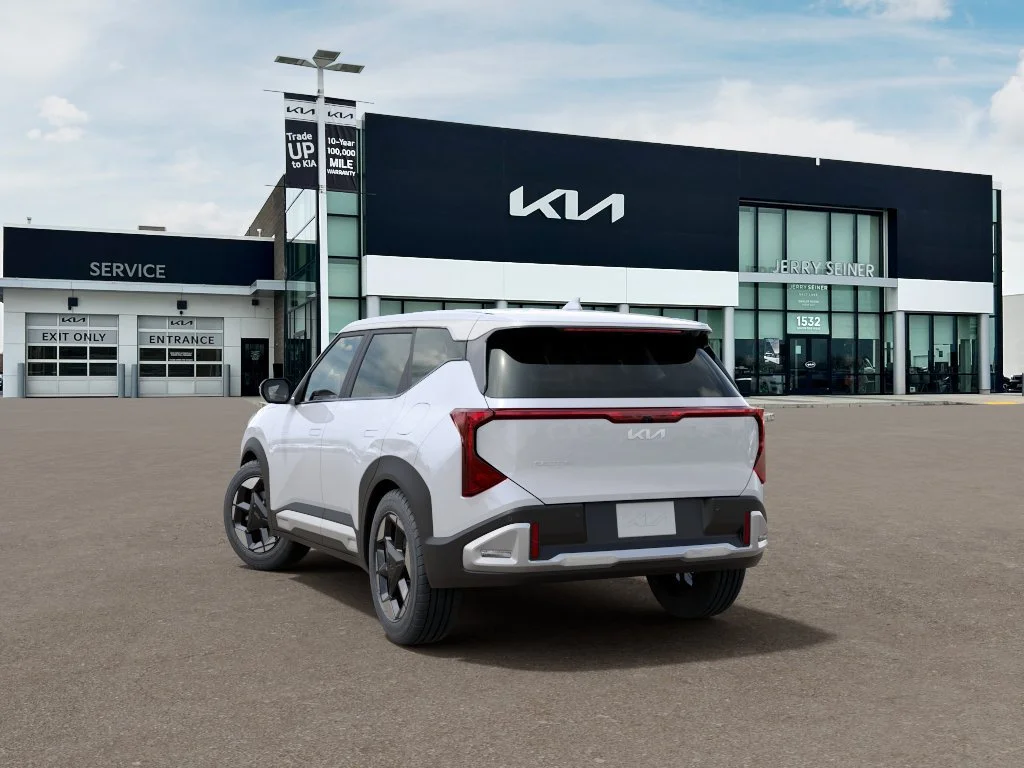 New 2027 Snow White Pearl Kia S image 4