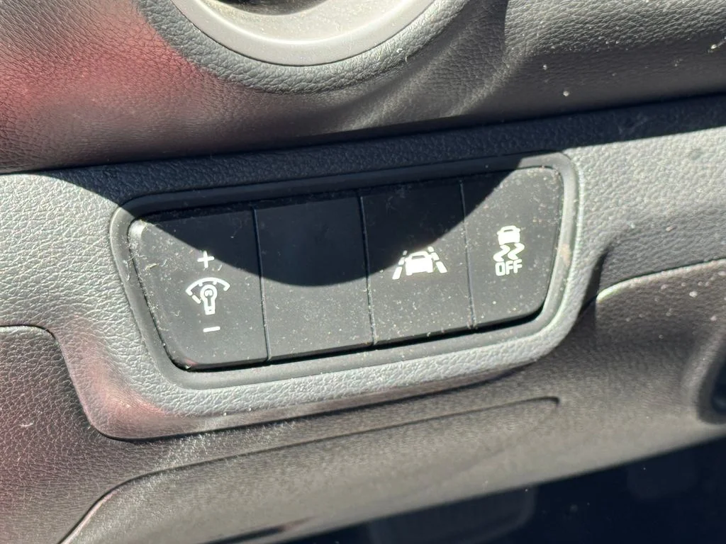 Used 2019 Red Kia LXS image 20