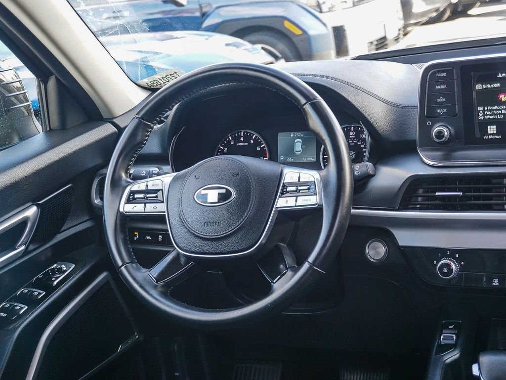 Used 2021 Green Kia S image 16