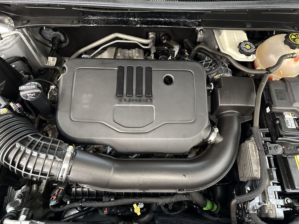 Used 2022 Silver Ice Metallic Chevrolet LT image 31