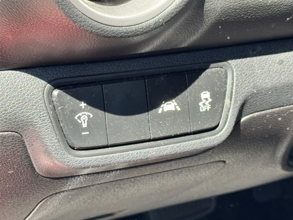 Used 2019 Red Kia LXS image 20