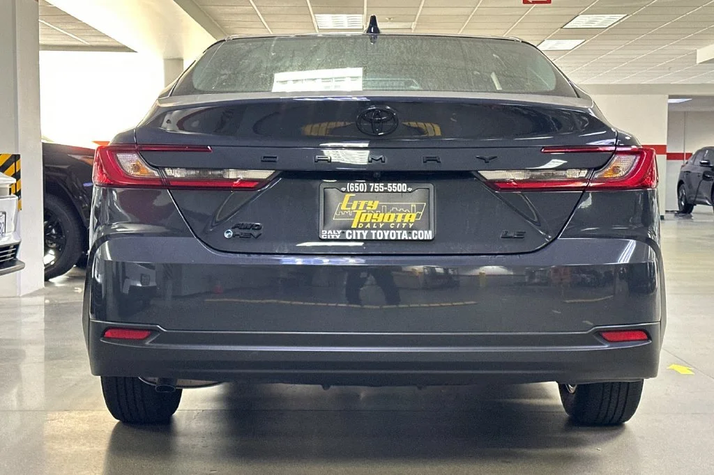 Certified Used 2025  Toyota LE image 5