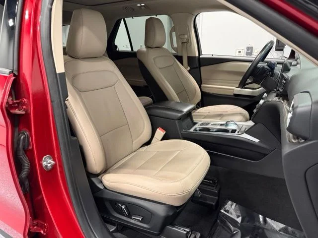 Used 2020 Red Ford Limited image 40