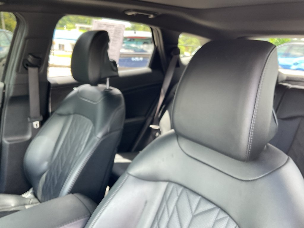 Certified Used 2025 Jungle Green Kia X-Line image 13