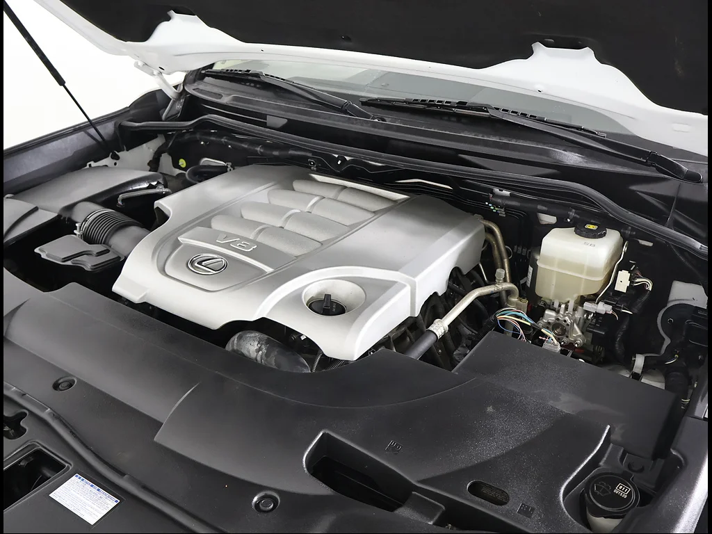 Used 2019 Eminent White Pearl Lexus Two-Row image 11