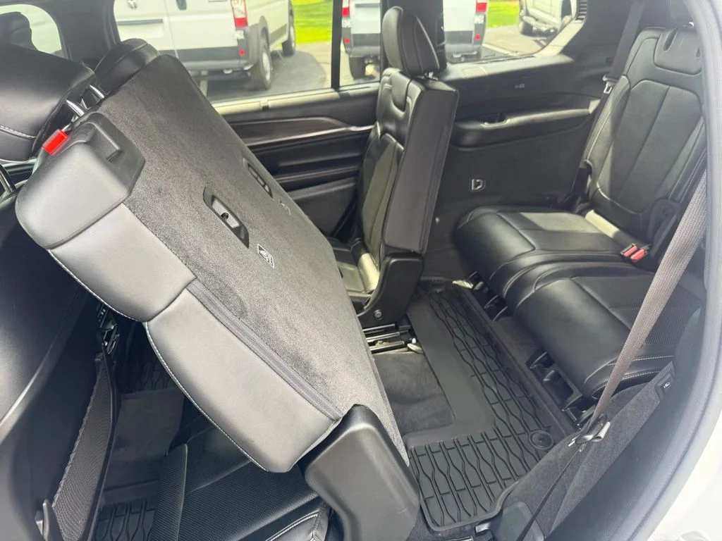 Used 2021 White/off-white Jeep Overland image 40