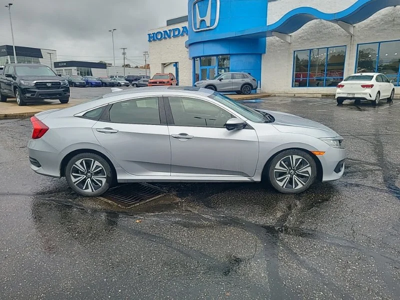 Used 2018  Honda EX-T image 6
