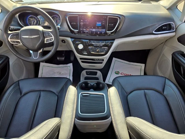 Used 2024 Silver Chrysler Touring L image 14