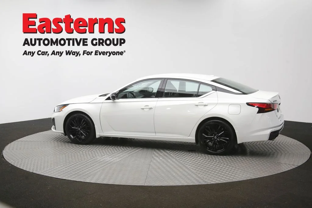 Used 2023 White Nissan 2.5 SR image 61