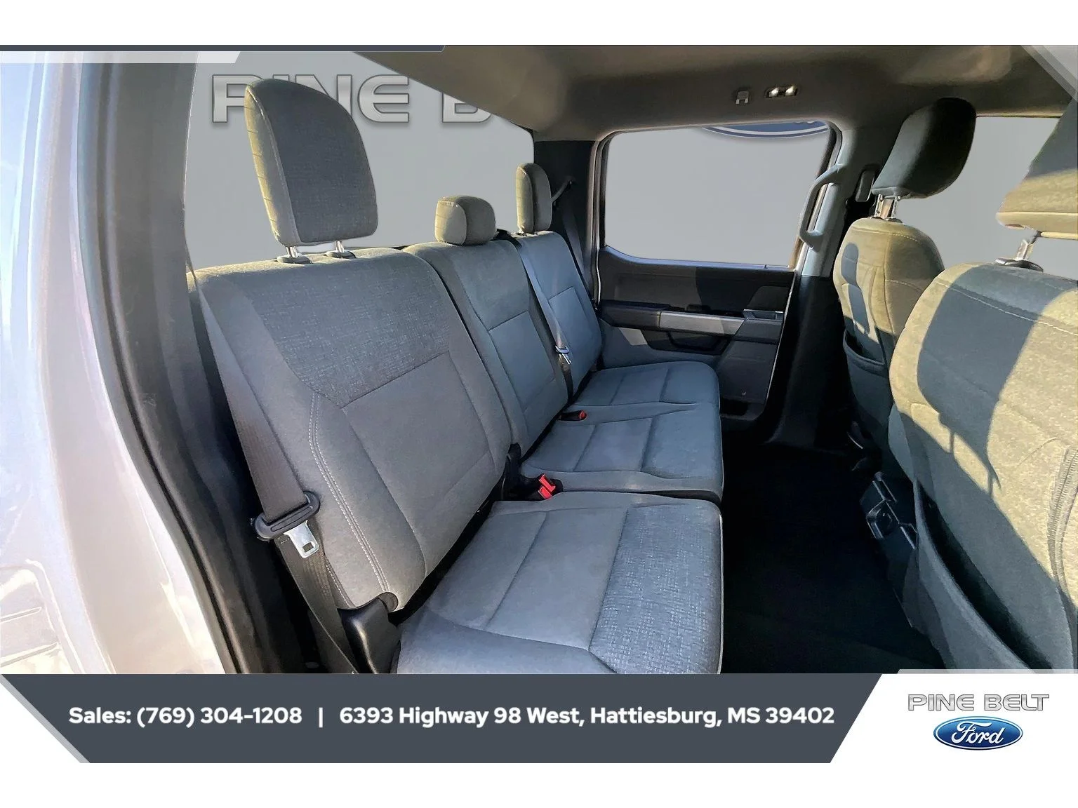 Used 2025 Oxford White Ford XLT image 21