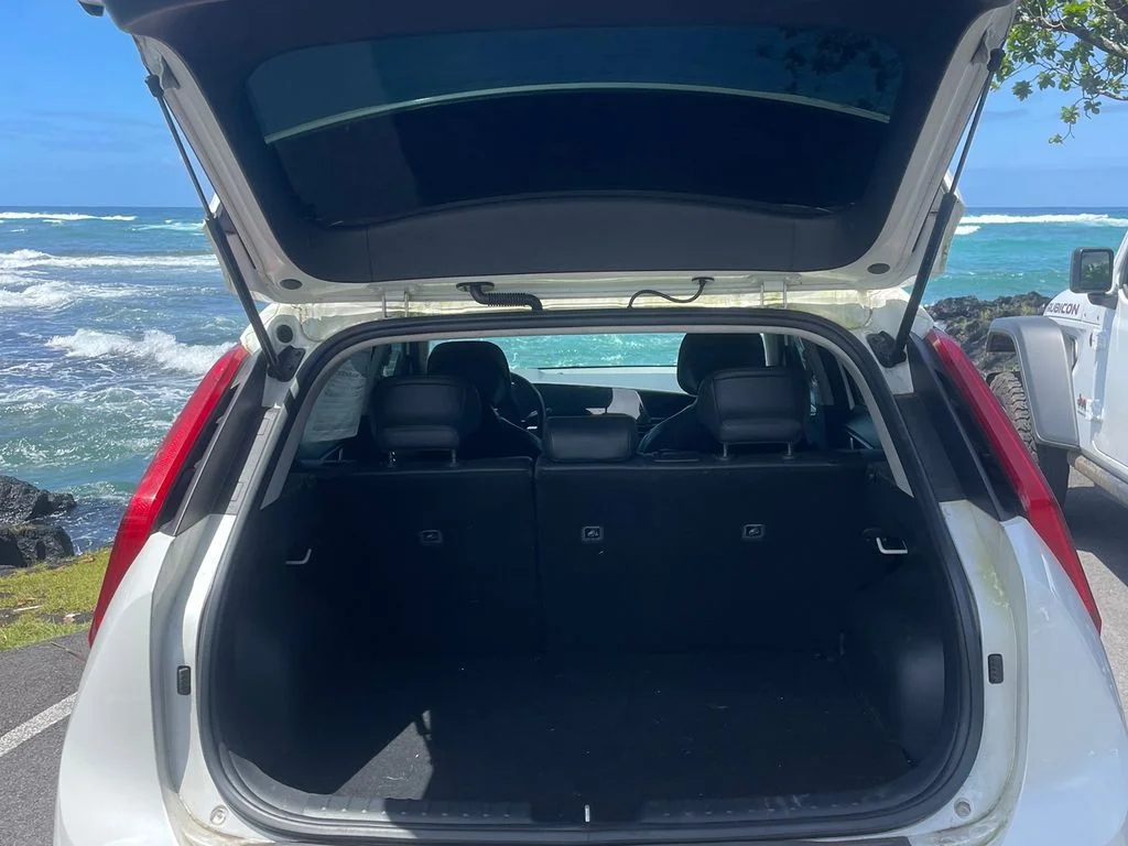 Used 2023 White Kia EX image 6
