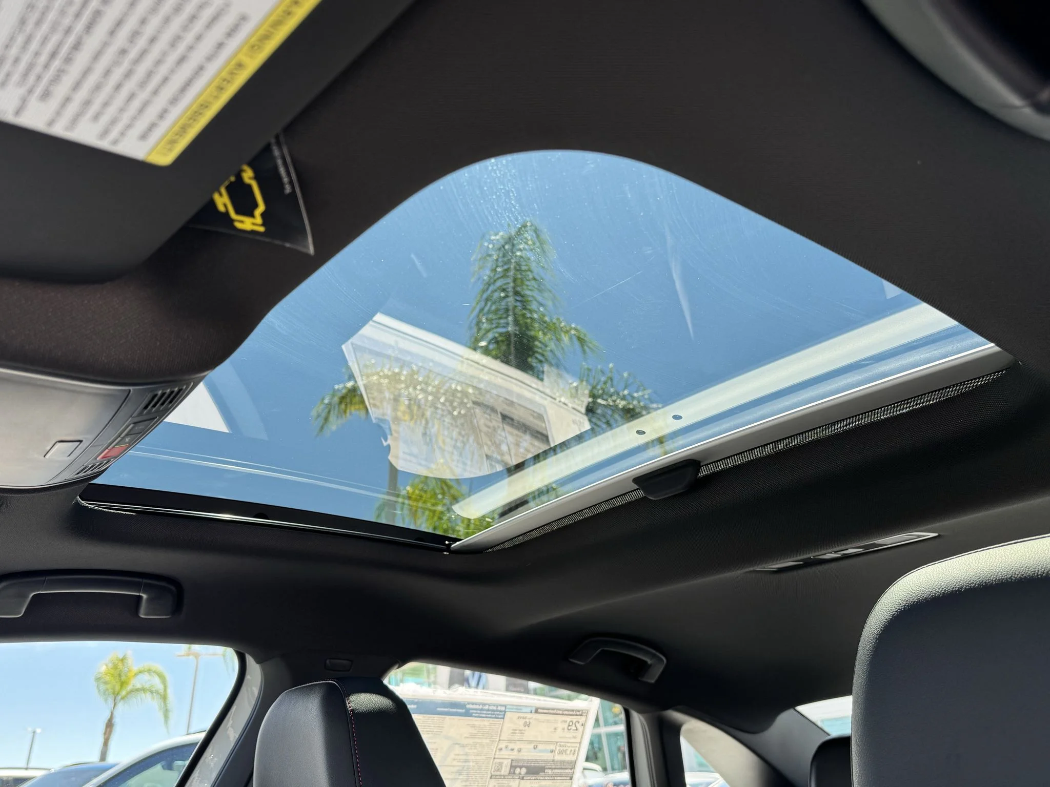 New 2026 Pure White w/Deep Black Roof Volkswagen Autobahn image 27