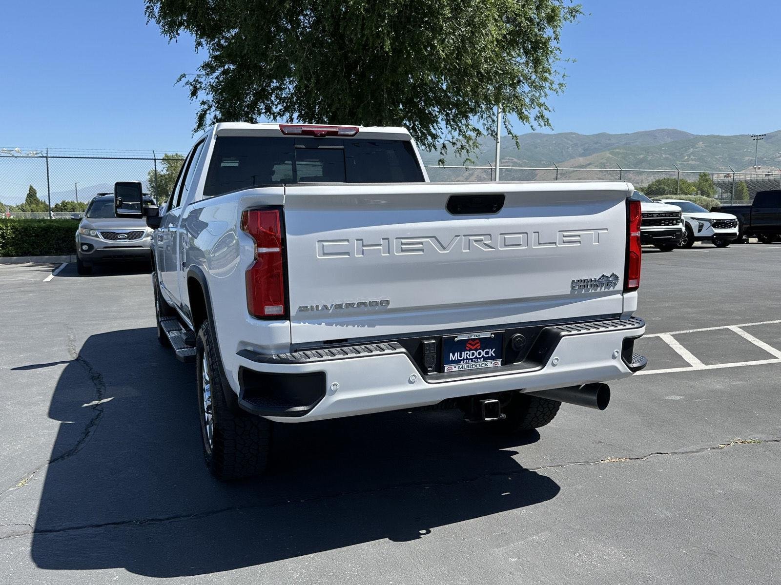 Certified Used 2025 Iridescent Pearl Tricoat Chevrolet High Country image 11