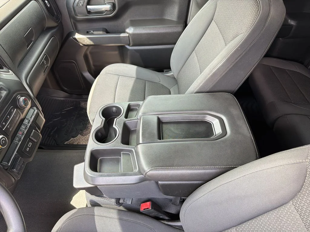 Used 2021 White Chevrolet Custom image 41