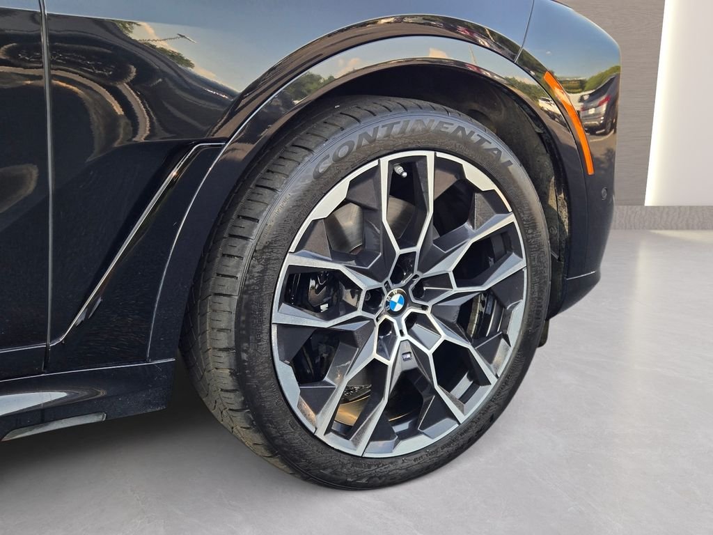 Used 2024 Black BMW xDrive40i image 11