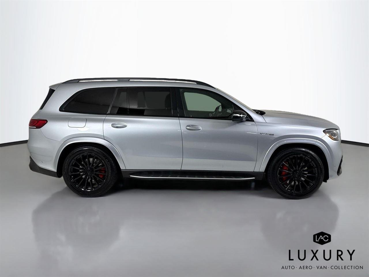 Used 2023 Cirrus Silver Metallic Mercedes-Benz AMG® GLS 63 | AMG® Performance Steering Wheel | Heated/Cooled Seats image 5