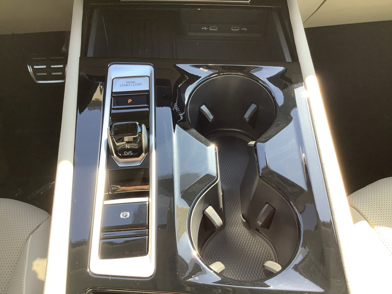 New 2026 Deep Black Pearl Volkswagen 2.0T SEL Premium R-Line image 15
