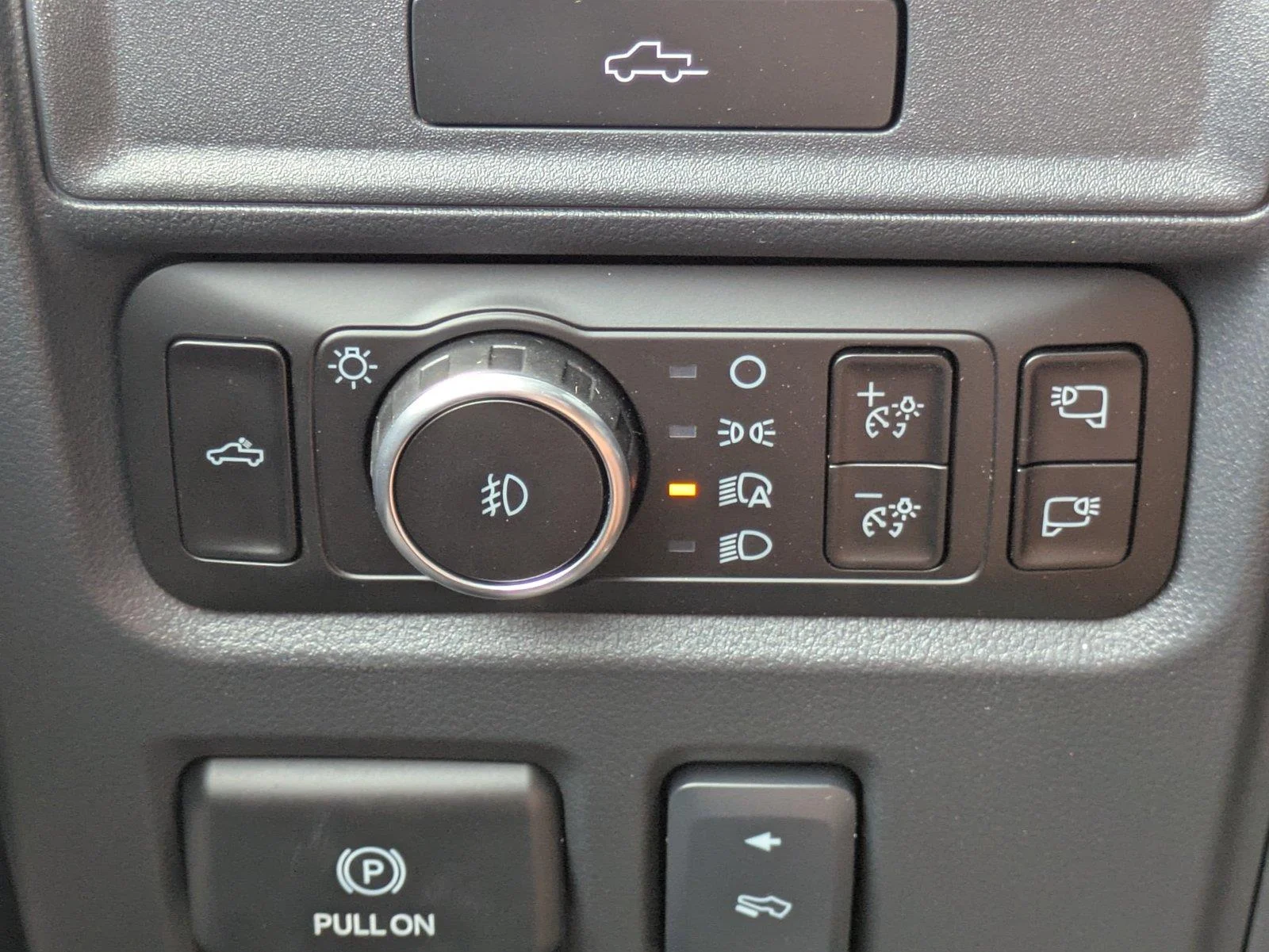 New 2026 Carbonized Gray Metallic Ford Lariat® image 22