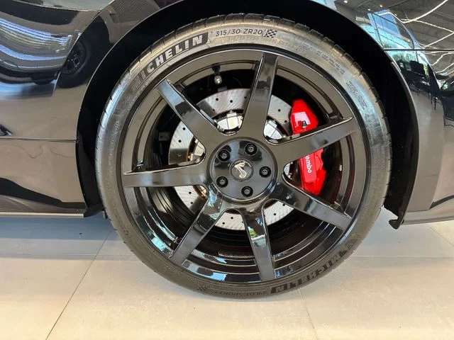 Used 2017 Black Ford Shelby GT350 image 6