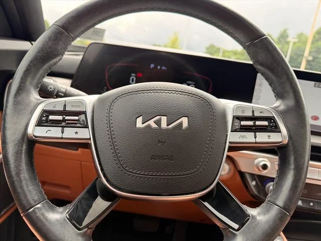 Used 2024 Black Kia EX X-Line image 20