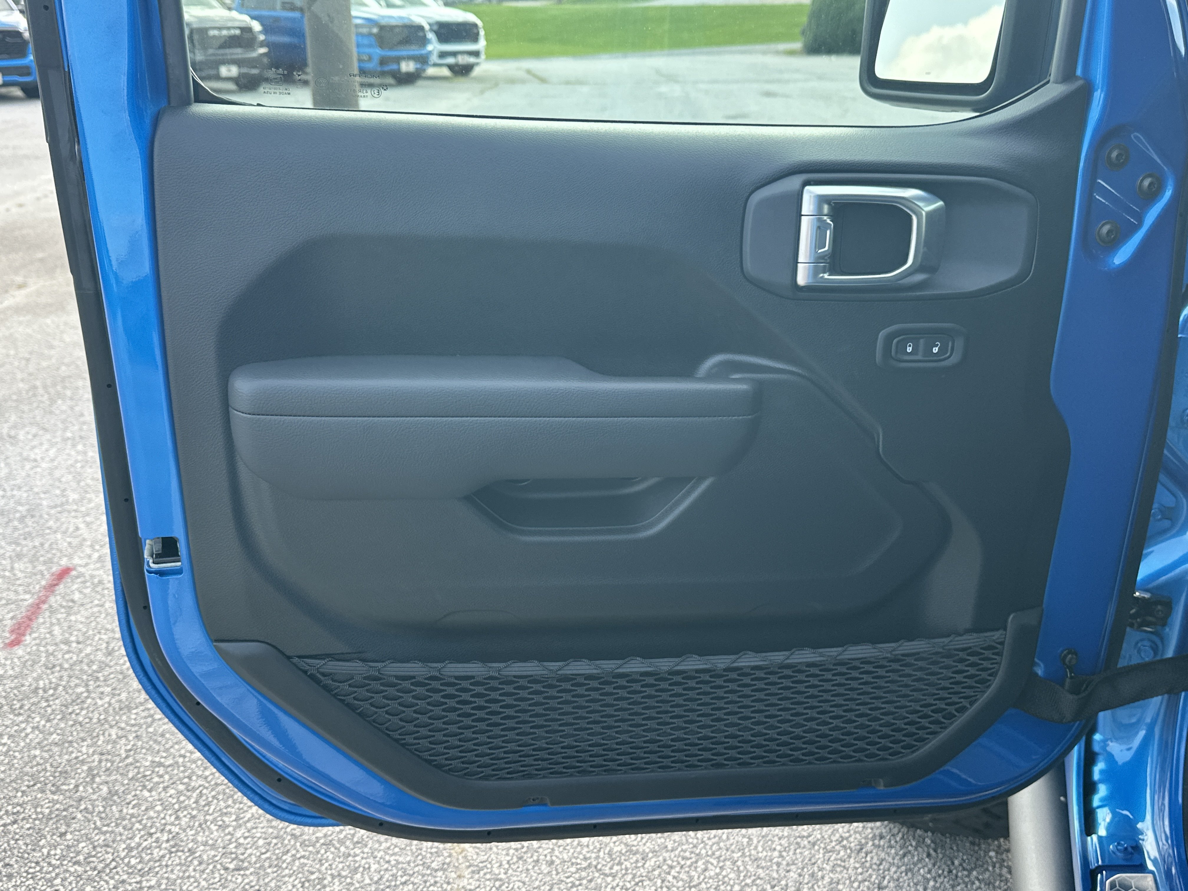 New 2026 Hydro Blue Pearl-Coat Exterior Paint Jeep Sport image 11