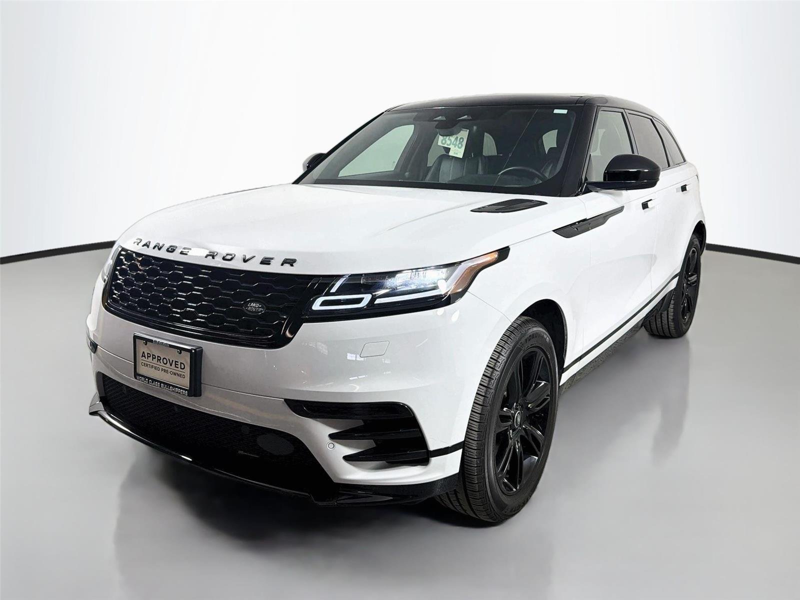 Certified Used 2023 Fuji White Land Rover R-Dynamic S image 1