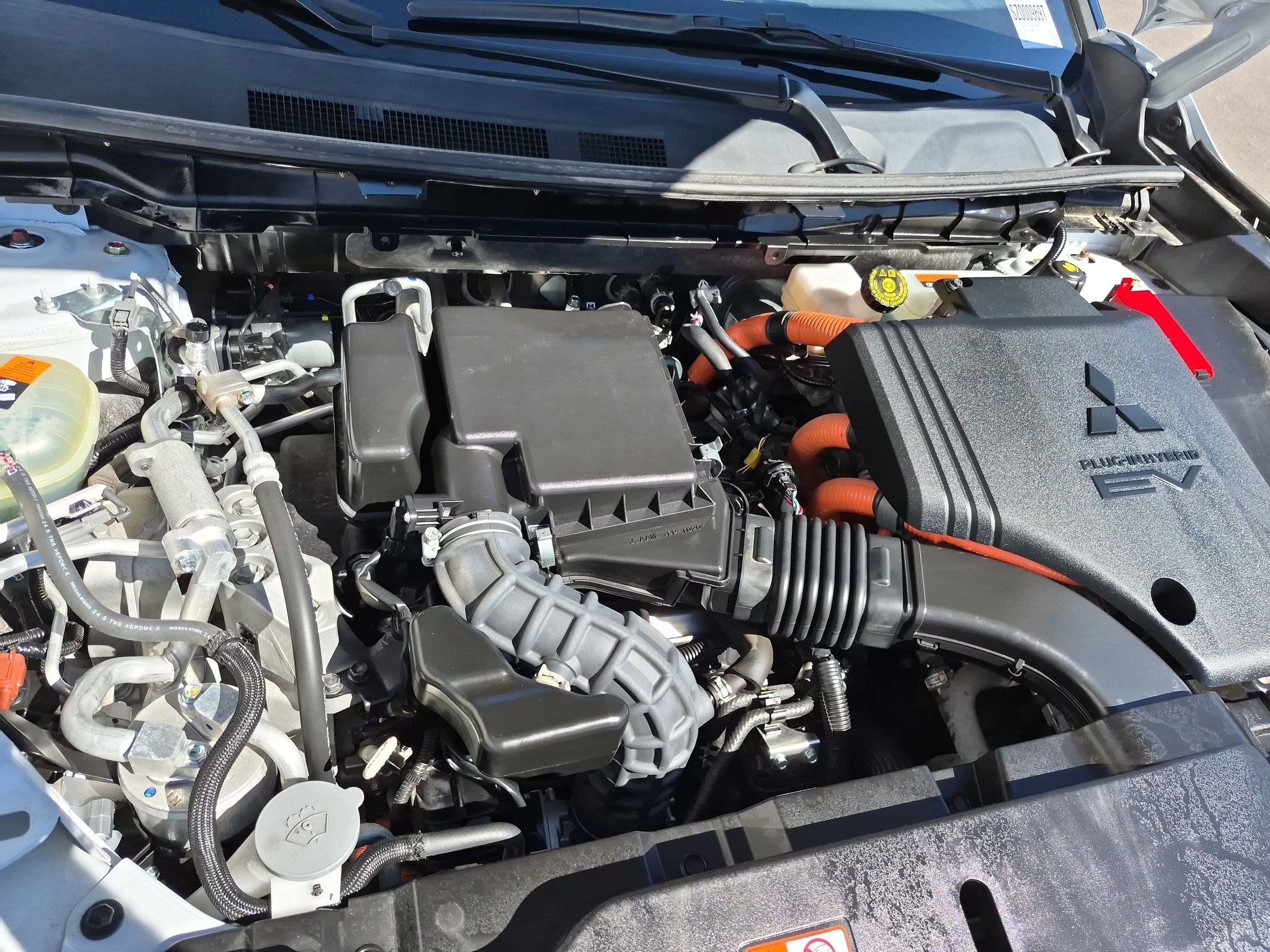 Used 2025 White Mitsubishi SE image 34