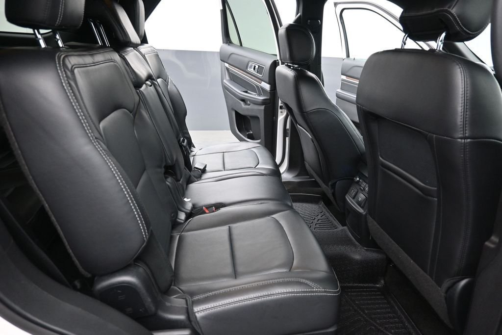 Used 2017 White Ford Limited image 29