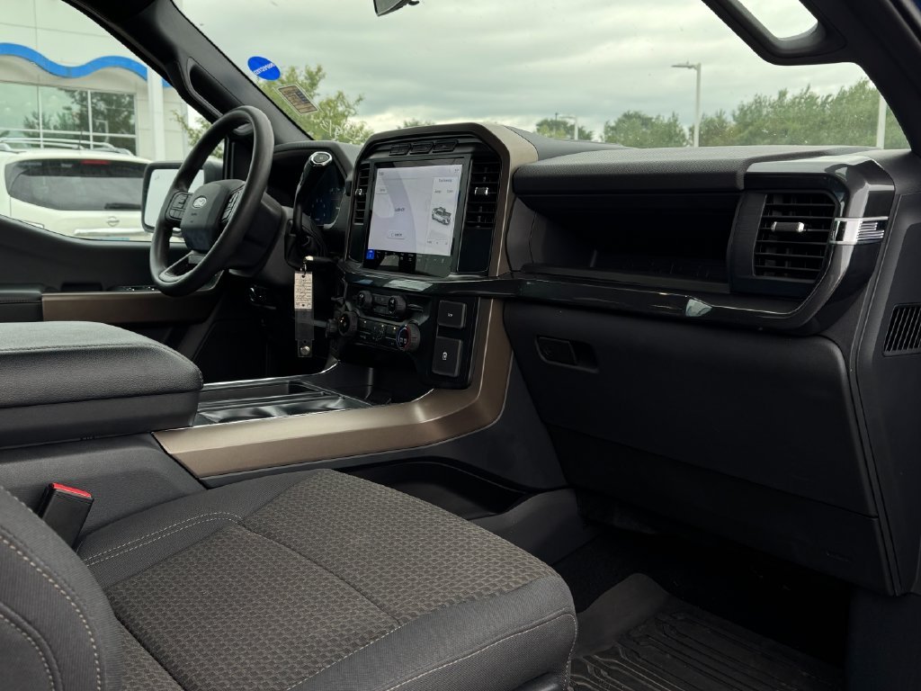 Used 2024 Atlas Blue Metallic Ford STX image 26