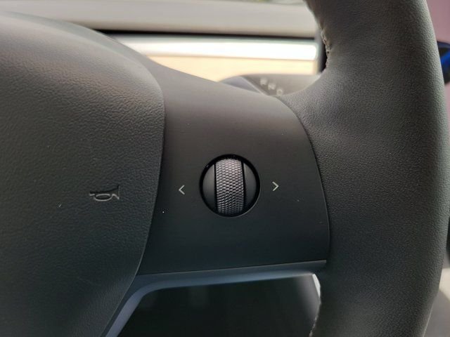 2021 Tesla Model Y Long Range - Photo 23