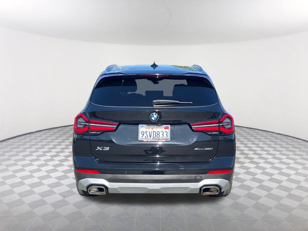Used 2022 Jet Black BMW xDrive30i image 5