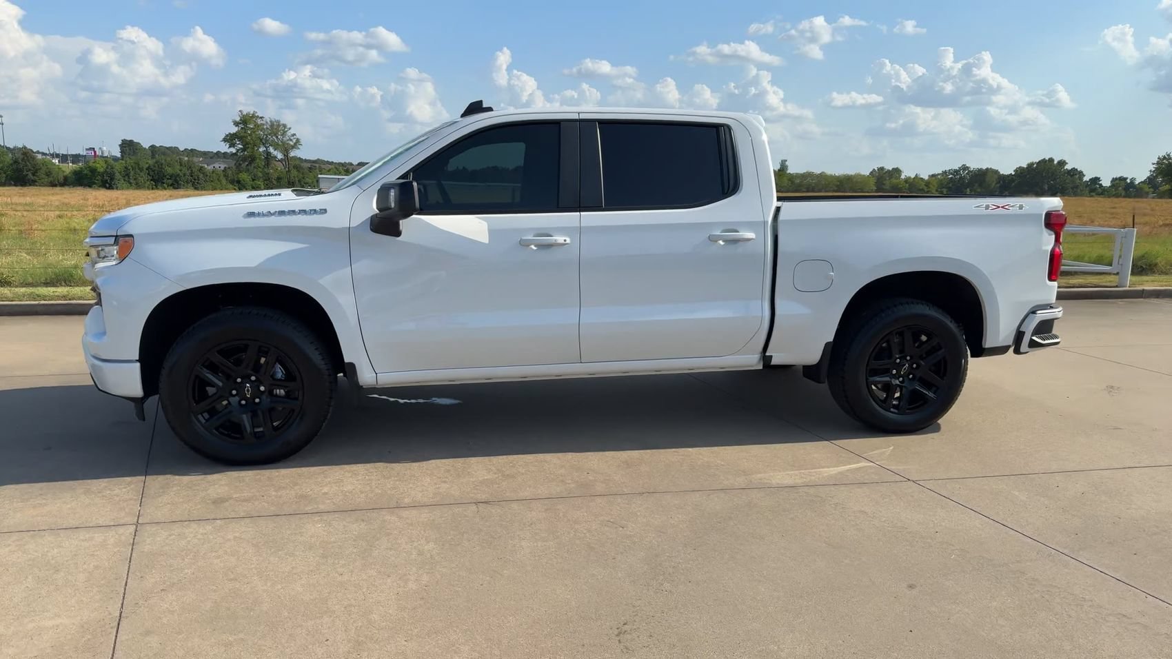 New 2026 Summit White Chevrolet RST image 6